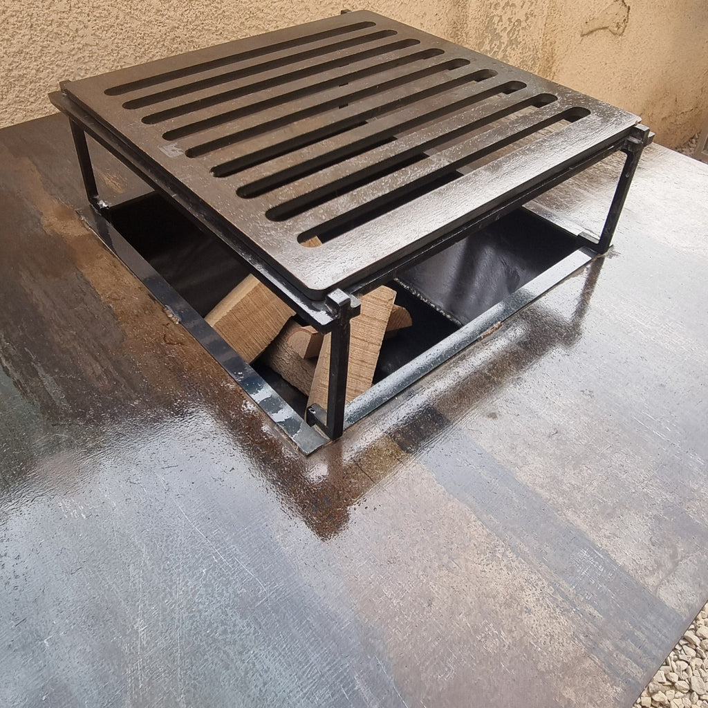 The Square Pit grill cooking surface