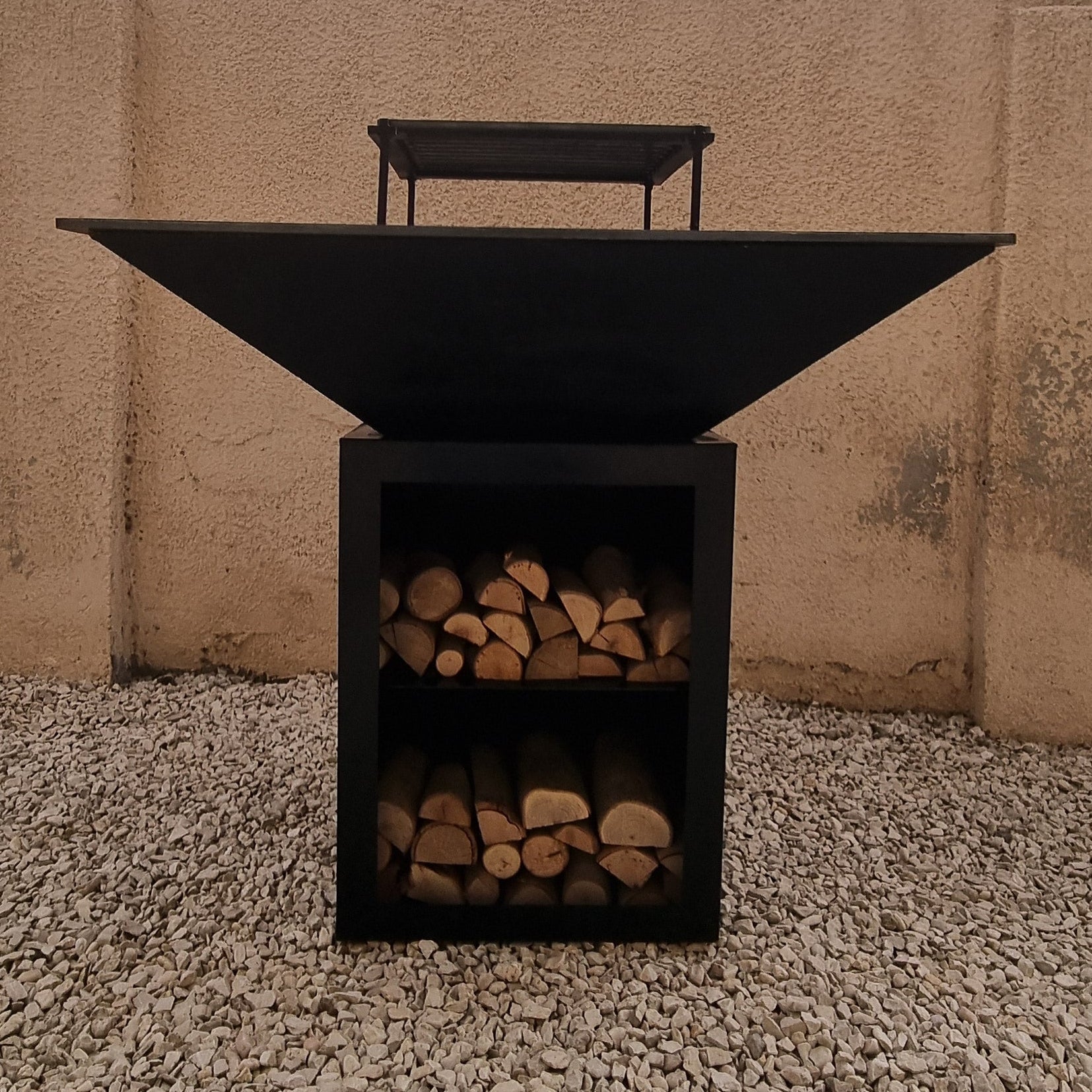 The Square Pit grill close-up
